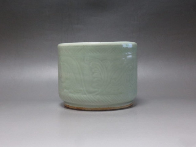 古玩陶瓷清中豆青釉暗刻花紋大號(hào)香爐拍賣，當(dāng)前價(jià)格3988元