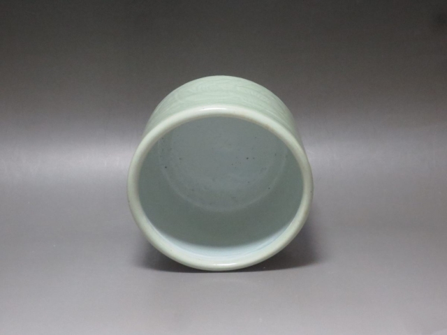 古玩陶瓷清中豆青釉暗刻花紋大號(hào)香爐拍賣，當(dāng)前價(jià)格3988元