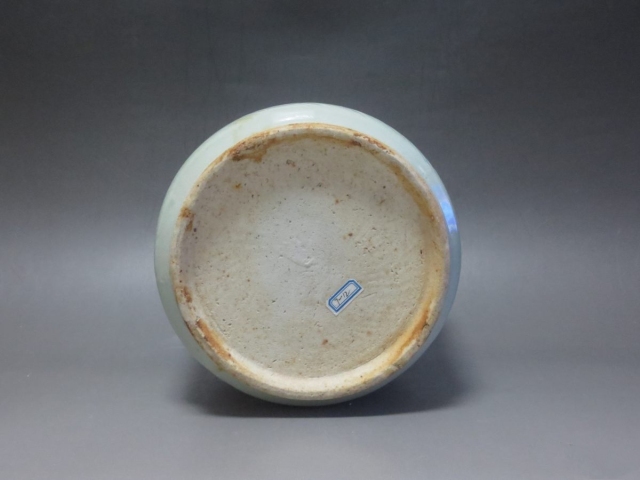 古玩陶瓷清中豆青釉暗刻花紋大號(hào)香爐拍賣，當(dāng)前價(jià)格3988元