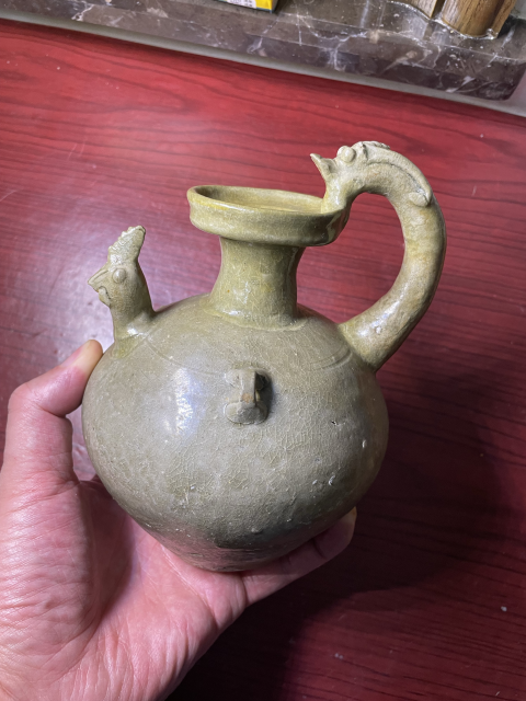古玩陶瓷館藏級兩晉越窯青瓷龍鳳壺拍賣，當前價格99999元