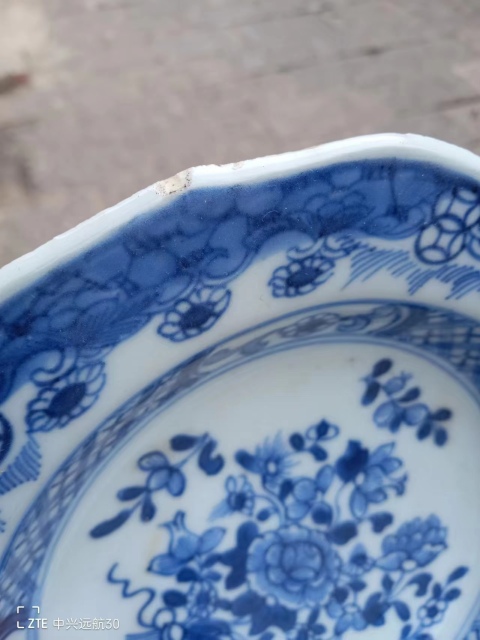 古玩陶瓷清早期花卉紋青花盤拍賣，當前價格900元