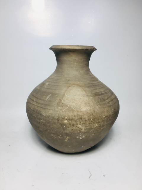 古玩陶瓷漢代陶瓶拍賣,當前價格0元