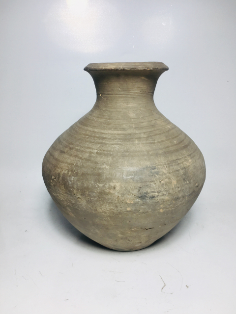 古玩陶瓷漢代陶瓶拍賣,當前價格0元