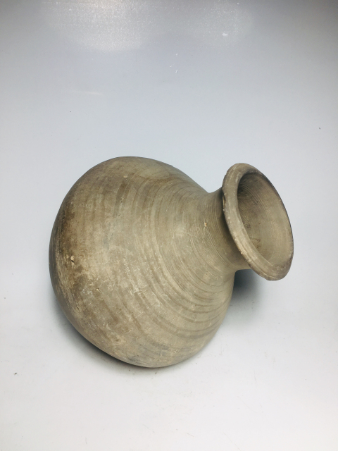 古玩陶瓷漢代陶瓶拍賣,當前價格0元