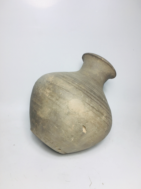 古玩陶瓷漢代陶瓶拍賣,當前價格0元