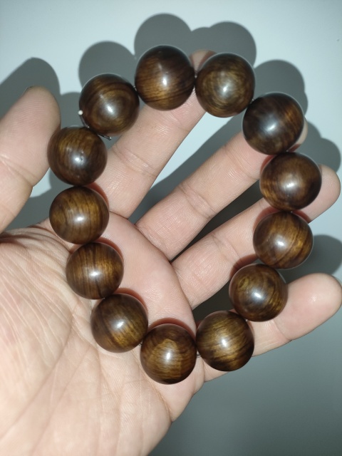 古玩雜項老料,原汁原味黃花梨手串拍賣,當前價格999元