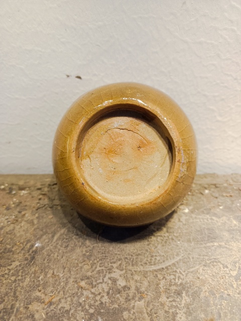 古玩陶瓷元代龍泉黃釉臥足杯拍賣,當(dāng)前價(jià)格6888元