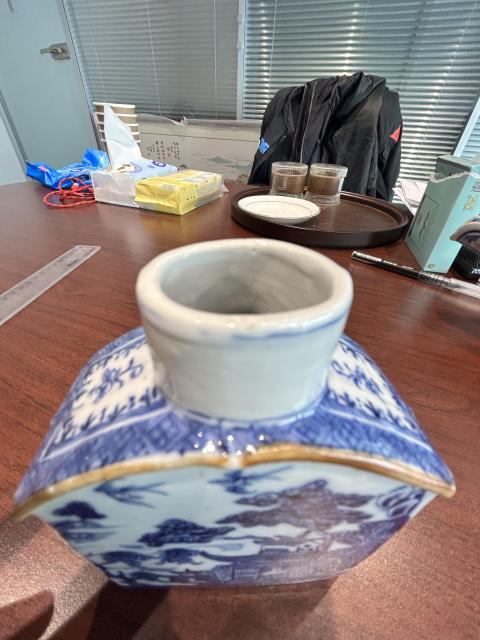 古玩陶瓷乾隆青花亭臺樓閣山水茶葉罐拍賣，當前價格2200元