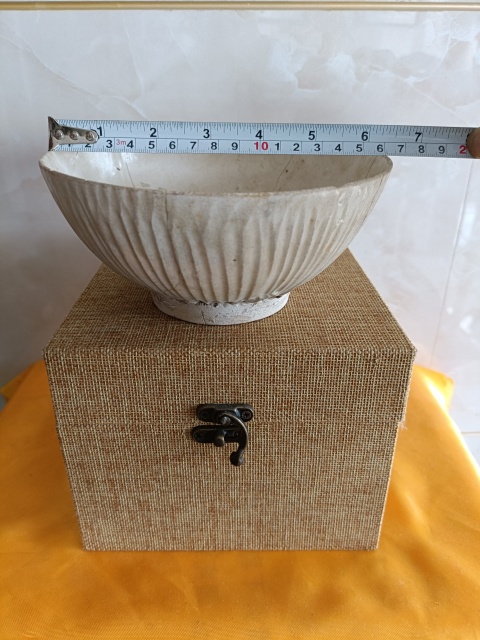 古玩陶瓷館藏珍品宋代五大名窯之一定窯白釉刻仰蓮紋賞碗拍賣,當前價格3980元