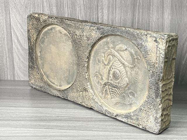 古玩雜項秦漢古磚改制玄武紋壺承拍賣,當前價格2000元