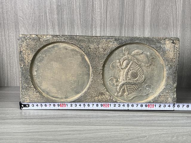 古玩雜項秦漢古磚改制玄武紋壺承拍賣,當前價格2000元