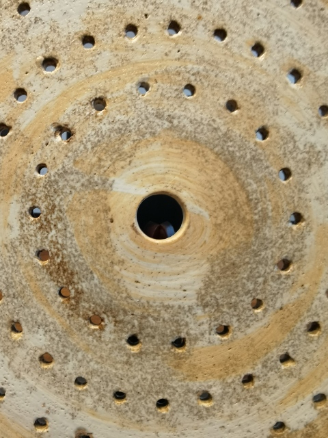古玩陶瓷乾隆粉彩花卉紋鏤空瓷板拍賣，當(dāng)前價(jià)格3200元