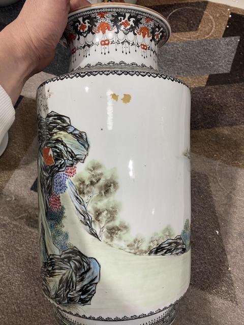 古玩陶瓷人物紋粉彩瓶拍賣，當前價格25000元