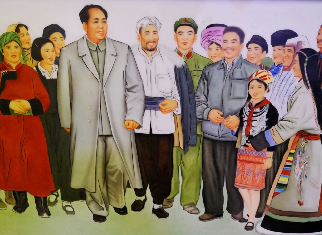 古玩陶瓷新粉彩貼花人物圖瓷板拍賣(mài)，當(dāng)前價(jià)格300000元