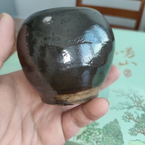古玩陶瓷明代,磁州窯醬釉水盂拍賣,當前價格78元
