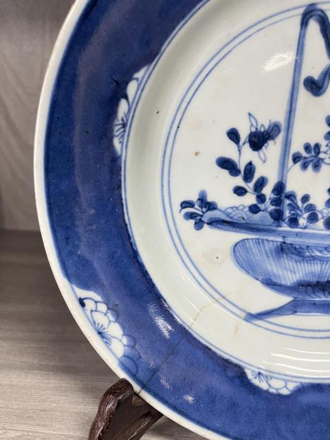 古玩陶瓷清康熙 青花提籃花卉紋折沿盤拍賣，當前價格350元