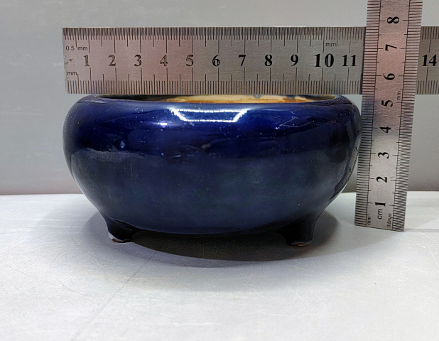 古玩陶瓷清早期康熙藍釉三足小爐拍賣,當前價格2500元