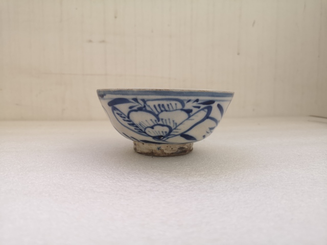 古玩陶瓷明末清初花卉紋青花碗拍賣,當前價格750元