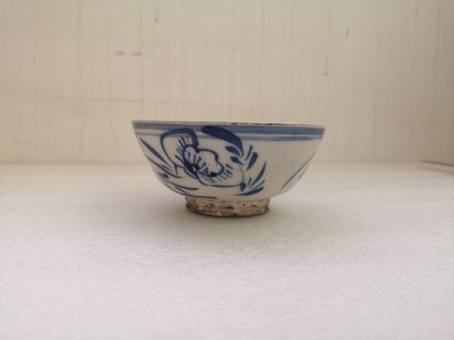 古玩陶瓷明末清初花卉紋青花碗拍賣,當前價格750元