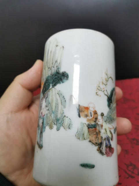 古玩陶瓷清同治(精品)?粉彩群仙祝壽人物筆筒拍賣，當前價格2800元