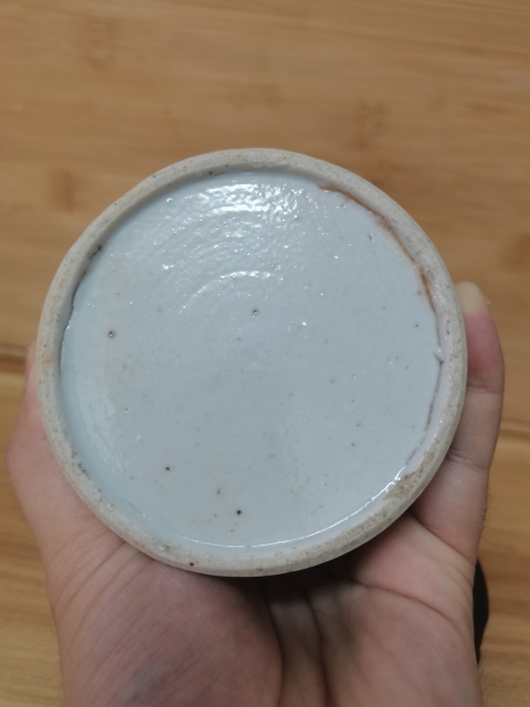 古玩陶瓷清晚期粉彩花蝶紋喜字蓋盒拍賣,當前價格1333元
