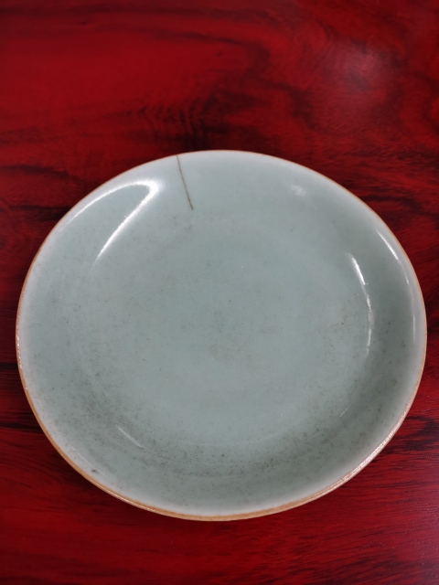 古玩陶瓷清道光時期豆青釉臥盤拍賣，當前價格150元