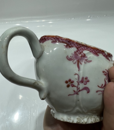 古玩陶瓷胭脂紅彩折枝花卉爵杯拍賣,當前價格0元