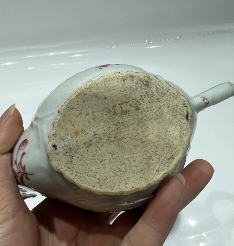 古玩陶瓷胭脂紅彩折枝花卉爵杯拍賣,當前價格0元
