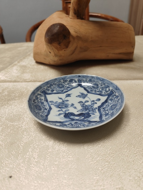 古玩陶瓷清康熙青花洞石花卉紋盤拍賣,當(dāng)前價(jià)格1980元