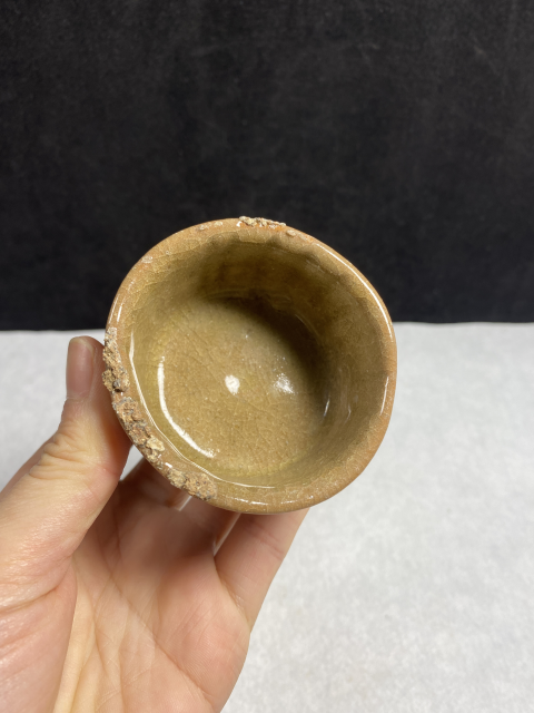 古玩陶瓷元代龍泉鱔魚黃釉冰片紋壓手杯拍賣，當前價格1980元