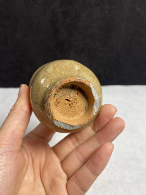 古玩陶瓷元代龍泉鱔魚黃釉冰片紋壓手杯拍賣，當前價格1980元