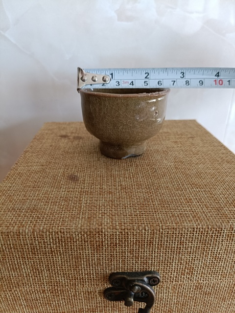 古玩陶瓷元代龍泉鱔魚黃釉冰片紋壓手杯拍賣，當前價格1980元