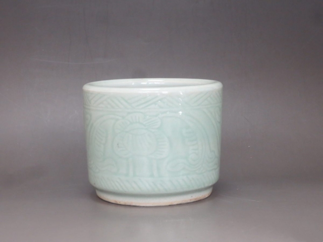 古玩陶瓷豆青釉刻花紋香爐拍賣,當(dāng)前價(jià)格2788元