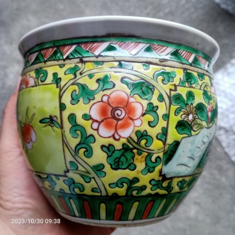 古玩陶瓷晚清黃地五彩花卉紋卷缸拍賣(mài),當(dāng)前價(jià)格999元