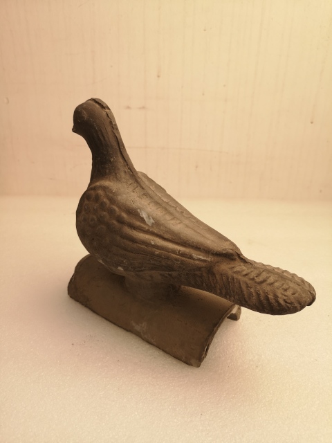 古玩陶瓷灰陶和平鴿建筑構(gòu)件拍賣,當(dāng)前價格198元