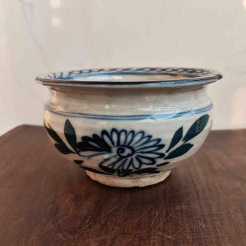 古玩陶瓷磁州窯吉語花卉紋香爐拍賣,當前價格0元