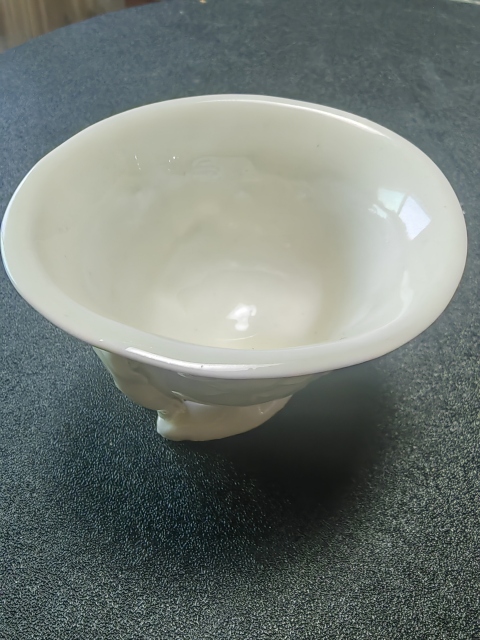 古玩陶瓷清中白釉梅花紋爵杯拍賣,當(dāng)前價(jià)格5500元