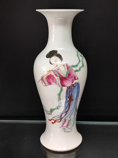 古玩陶瓷【精品】吹簫引鳳人物故事粉彩觀音瓶拍賣，當(dāng)前價格6000元