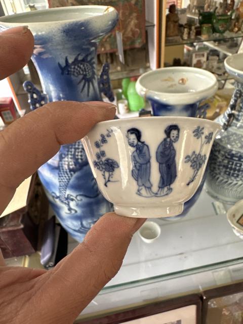 古玩陶瓷九女薄胎青花人物杯拍賣，當前價格6500元