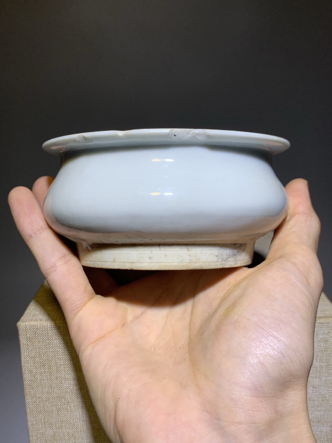 古玩陶瓷德化窯白釉香爐拍賣，當(dāng)前價(jià)格0元