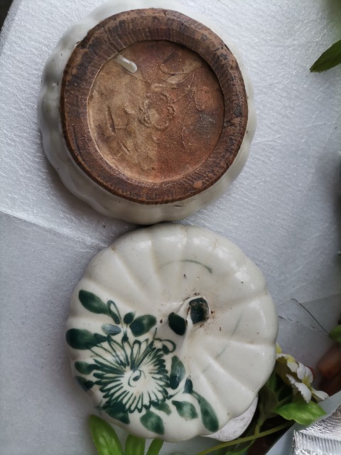 古玩陶瓷南瓜花卉紋蓋盒拍賣，當前價格266元
