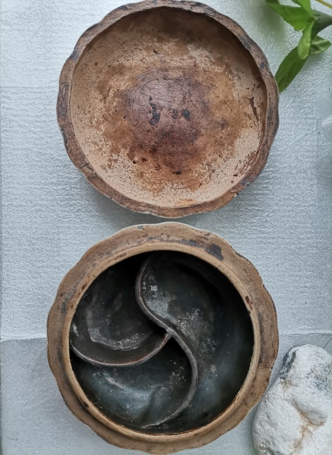 古玩陶瓷南瓜花卉紋蓋盒拍賣，當前價格266元