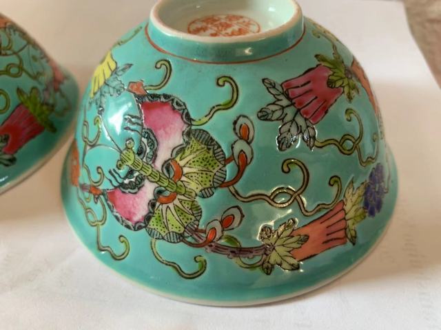 古玩陶瓷松石綠地粉彩瓜蝶連綿碗拍賣,當前價格880元