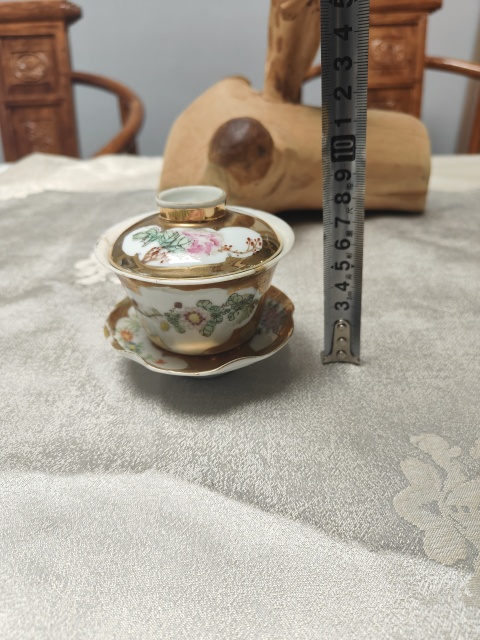 古玩陶瓷清.粉彩描金開窗花鳥紋蓋碗拍賣，當(dāng)前價格1980元