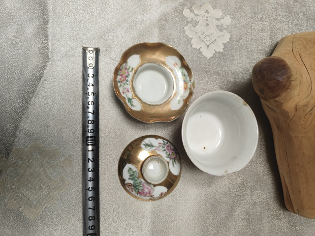古玩陶瓷清.粉彩描金開窗花鳥紋蓋碗拍賣，當(dāng)前價格1980元