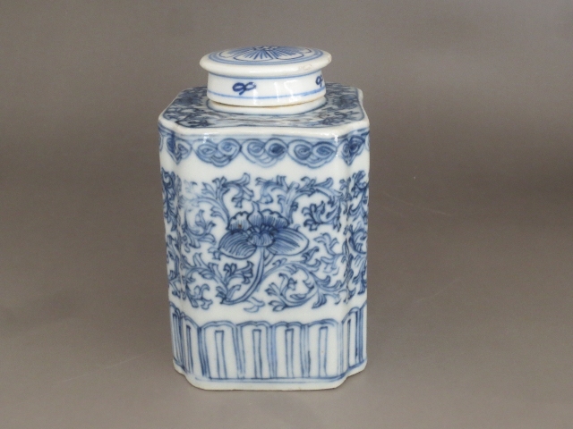 古玩陶瓷花卉紋青花茶葉罐拍賣,當(dāng)前價(jià)格3688元