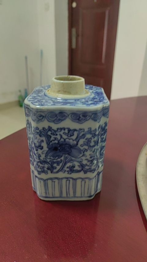 古玩陶瓷花卉紋青花茶葉罐拍賣,當(dāng)前價(jià)格3688元