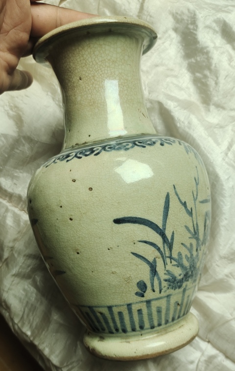 古玩陶瓷清代哥釉青花仕女人物紋瓶拍賣(mài),當(dāng)前價(jià)格9800元