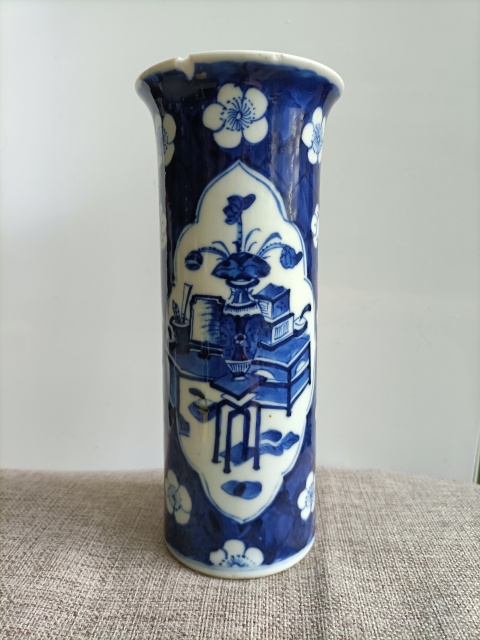 古玩陶瓷青花冰梅開窗博古紋花觚拍賣，當前價格988元