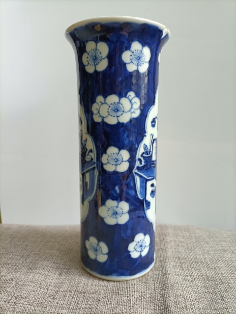 古玩陶瓷青花冰梅開窗博古紋花觚拍賣，當前價格988元